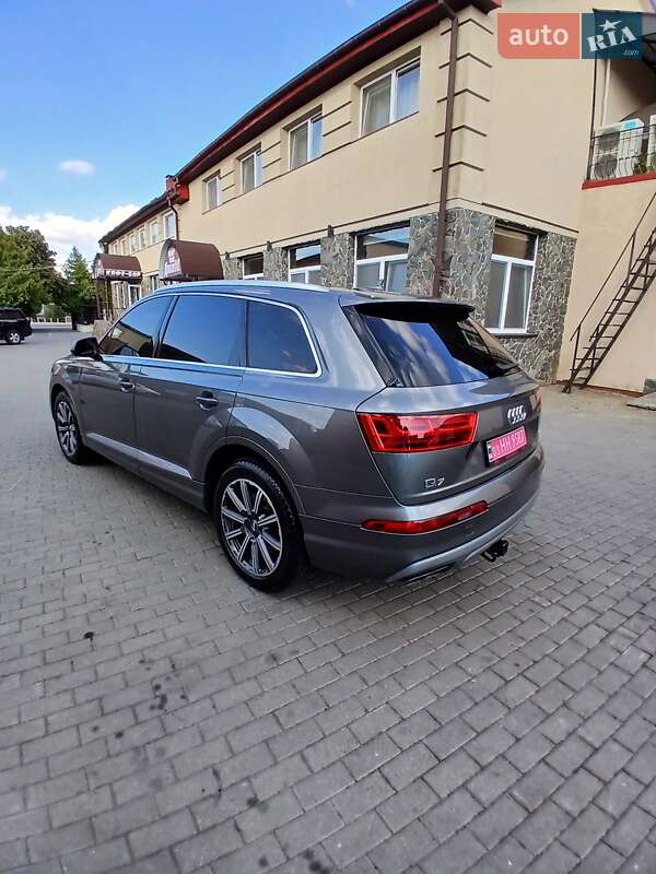 Внедорожник / Кроссовер Audi Q7 2017 в Владимире
