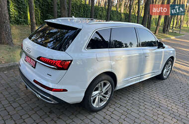 Внедорожник / Кроссовер Audi Q7 2020 в 