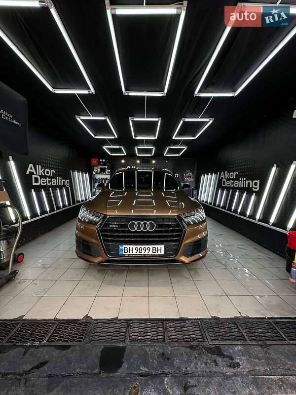 Позашляховик / Кросовер Audi Q7 2017 в Одесі