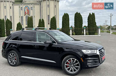 Внедорожник / Кроссовер Audi Q7 2017 в 