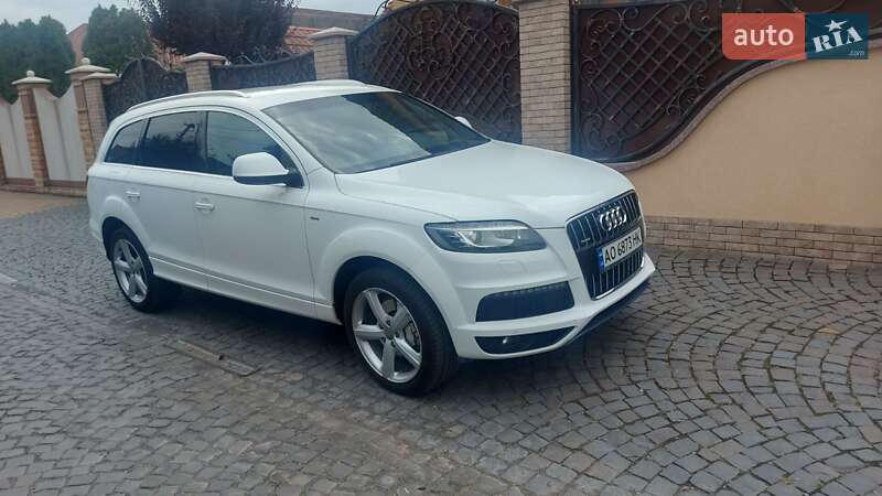 Позашляховик / Кросовер Audi Q7 2010 в 