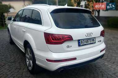 Позашляховик / Кросовер Audi Q7 2010 в 