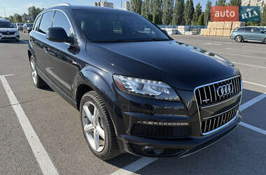 Позашляховик / Кросовер Audi Q7 2015 в 