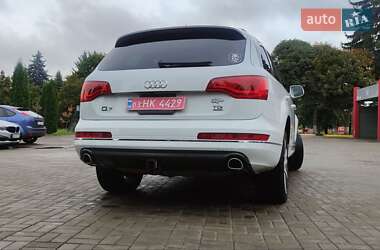 Внедорожник / Кроссовер Audi Q7 2015 в 