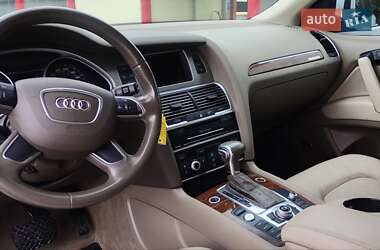 Внедорожник / Кроссовер Audi Q7 2015 в 