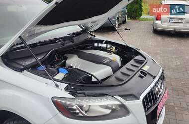 Внедорожник / Кроссовер Audi Q7 2015 в 