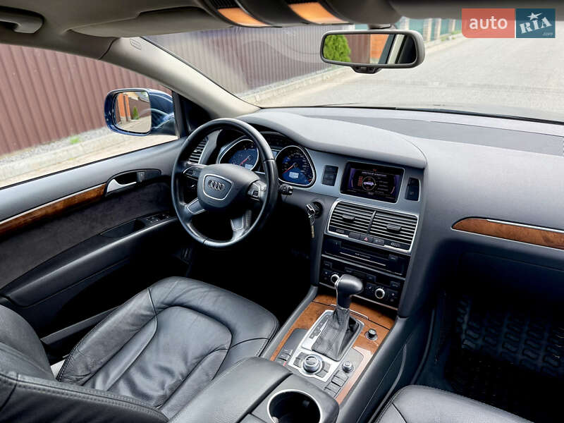 Позашляховик / Кросовер Audi Q7 2013 в Олександрії