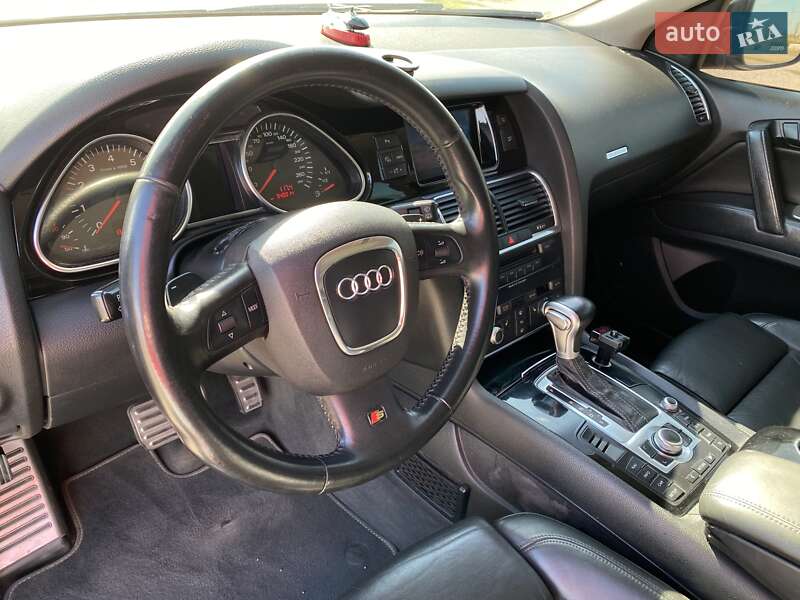 Внедорожник / Кроссовер Audi Q7 2006 в Одессе