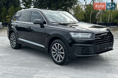 Позашляховик / Кросовер Audi Q7 2017 в 