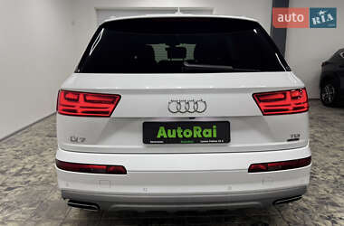 Позашляховик / Кросовер Audi Q7 2016 в 