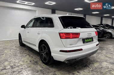 Позашляховик / Кросовер Audi Q7 2016 в 