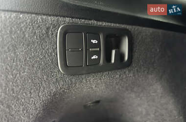 Позашляховик / Кросовер Audi Q7 2016 в 