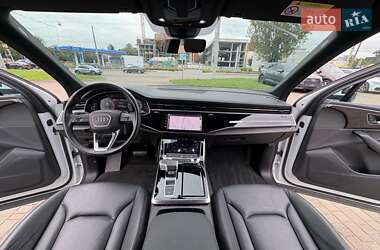 Позашляховик / Кросовер Audi Q7 2021 в 