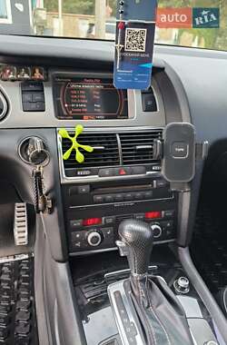 Позашляховик / Кросовер Audi Q7 2009 в 