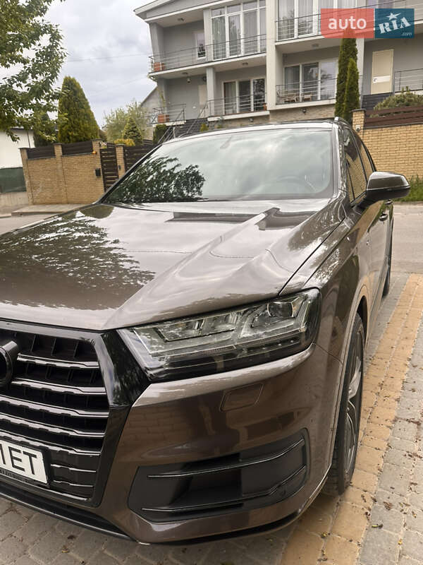 Позашляховик / Кросовер Audi Q7 2015 в Тернополі