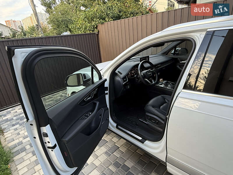 Внедорожник / Кроссовер Audi Q7 2018 в Киеве