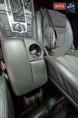 Внедорожник / Кроссовер Audi Q7 2010 в 