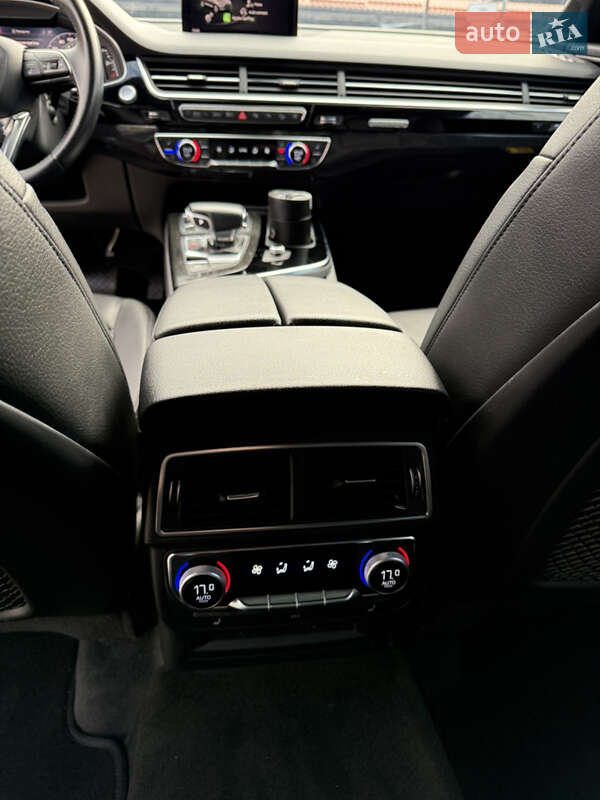 Позашляховик / Кросовер Audi Q7 2018 в Києві