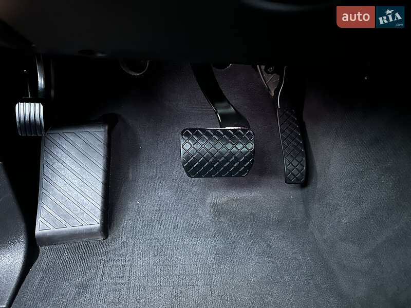 Позашляховик / Кросовер Audi Q7 2014 в Києві