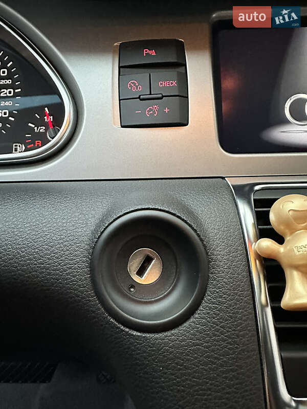 Позашляховик / Кросовер Audi Q7 2014 в Києві