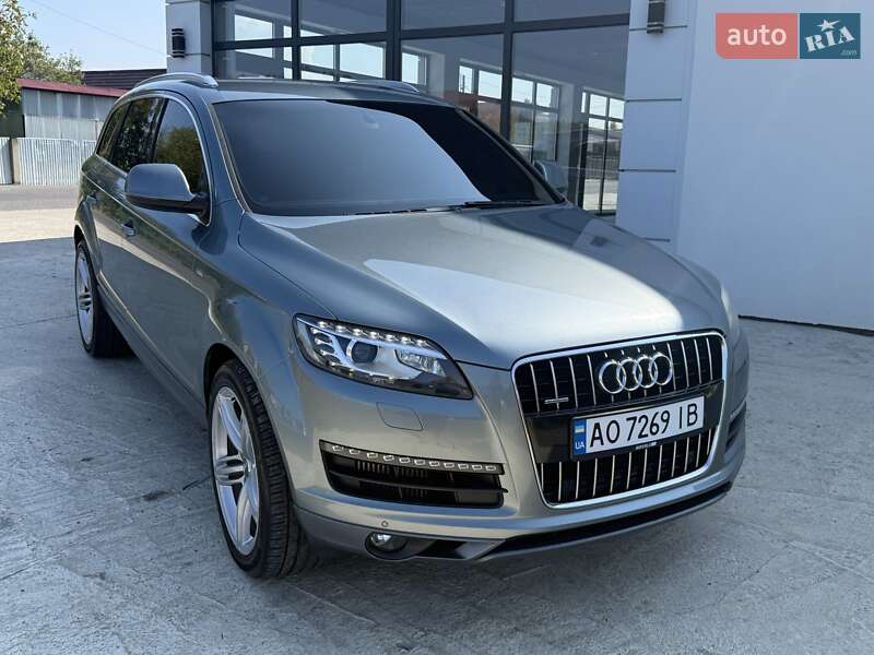 Позашляховик / Кросовер Audi Q7 2010 в Тячеві