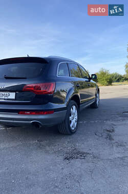 Позашляховик / Кросовер Audi Q7 2011 в 