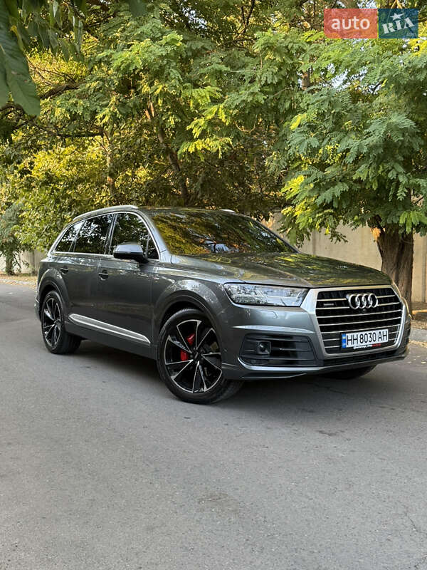 Внедорожник / Кроссовер Audi Q7 2015 в Одессе