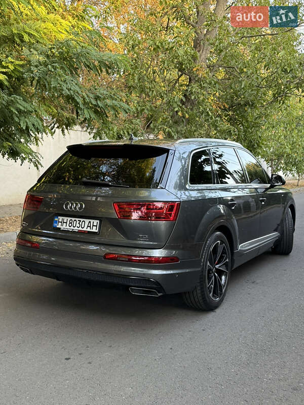 Внедорожник / Кроссовер Audi Q7 2015 в Одессе