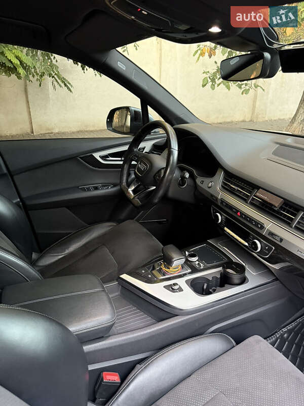 Внедорожник / Кроссовер Audi Q7 2015 в Одессе
