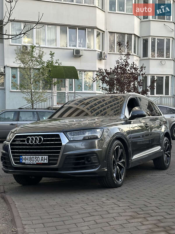 Внедорожник / Кроссовер Audi Q7 2015 в Одессе