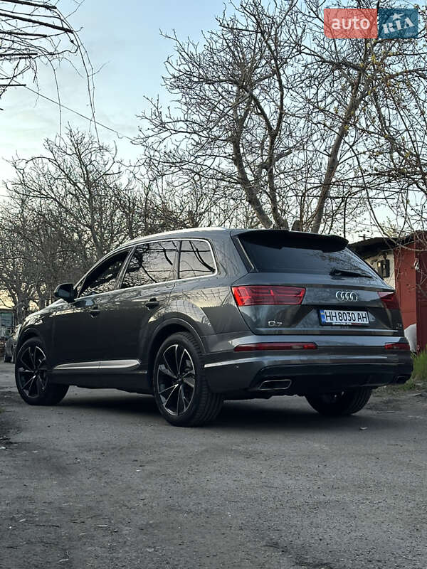 Внедорожник / Кроссовер Audi Q7 2015 в Одессе