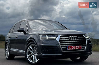 Внедорожник / Кроссовер Audi Q7 2017 в 