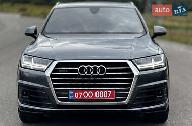 Внедорожник / Кроссовер Audi Q7 2017 в 