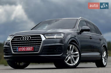 Внедорожник / Кроссовер Audi Q7 2017 в 