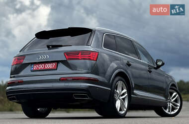 Внедорожник / Кроссовер Audi Q7 2017 в 