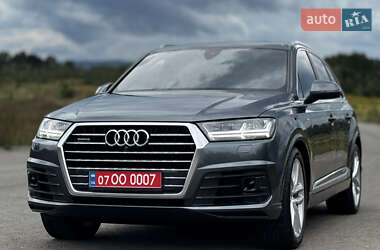 Внедорожник / Кроссовер Audi Q7 2017 в 