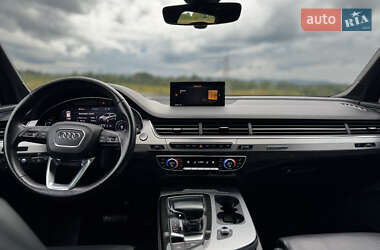 Внедорожник / Кроссовер Audi Q7 2017 в 