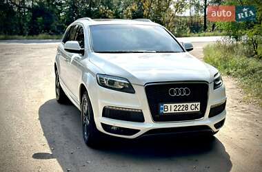 Позашляховик / Кросовер Audi Q7 2013 в 