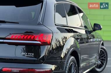 Внедорожник / Кроссовер Audi Q7 2020 в 