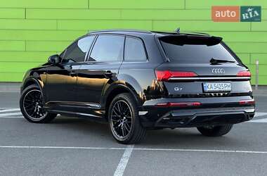 Внедорожник / Кроссовер Audi Q7 2020 в 