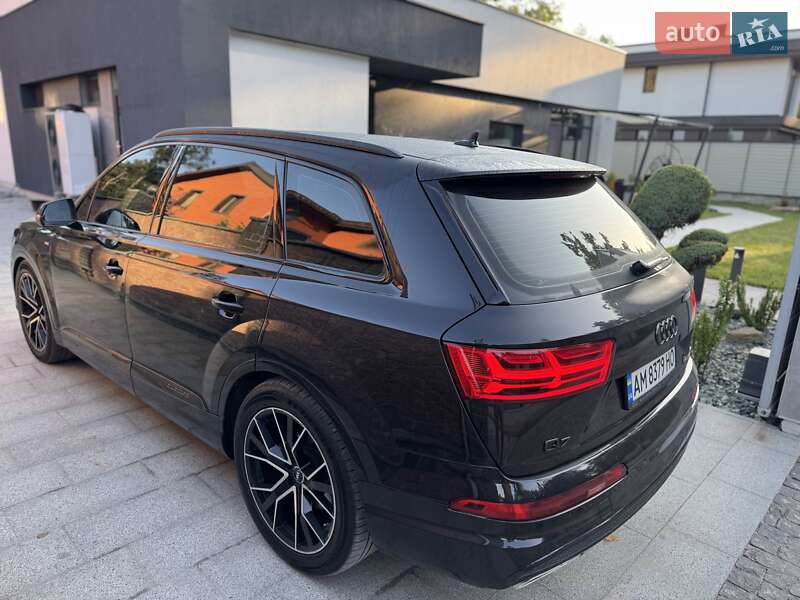 Внедорожник / Кроссовер Audi Q7 2018 в Киеве