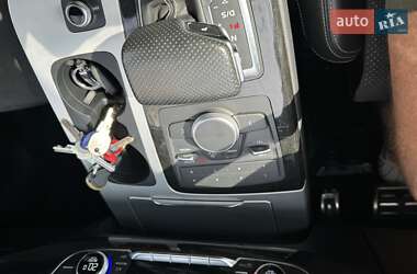 Позашляховик / Кросовер Audi Q7 2018 в 
