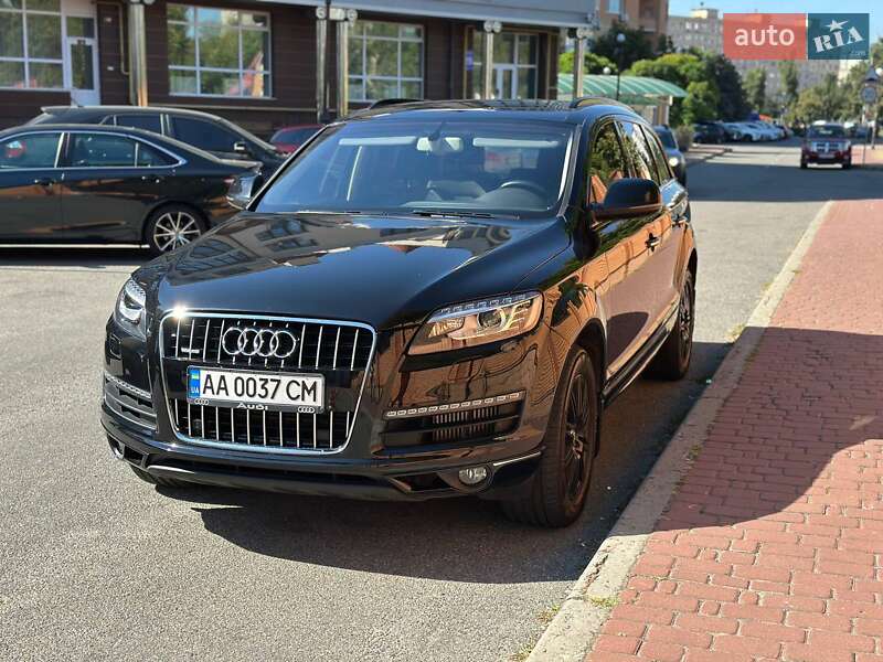 Позашляховик / Кросовер Audi Q7 2011 в Києві
