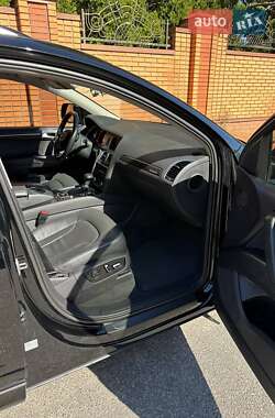 Внедорожник / Кроссовер Audi Q7 2011 в 