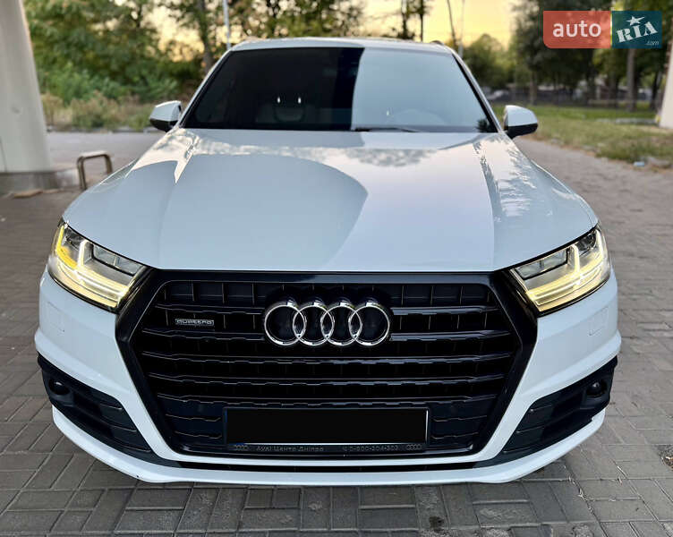 Позашляховик / Кросовер Audi Q7 2015 в Дніпрі