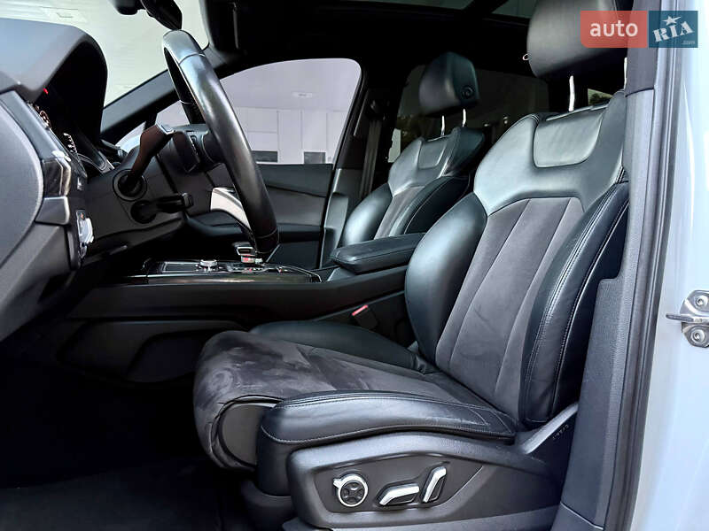 Позашляховик / Кросовер Audi Q7 2015 в Дніпрі