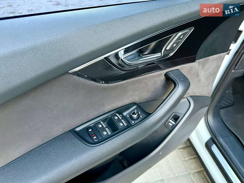 Позашляховик / Кросовер Audi Q7 2015 в Дніпрі