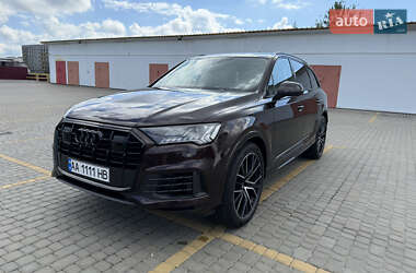 Позашляховик / Кросовер Audi Q7 2022 в 