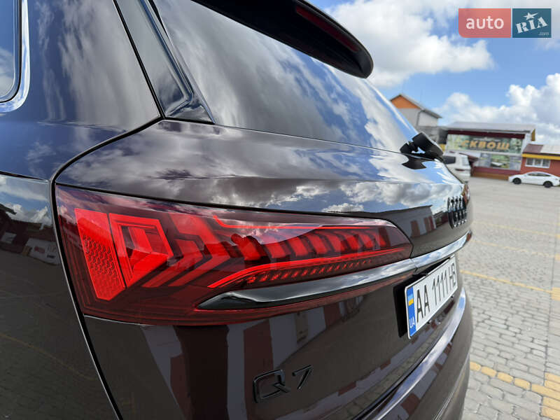 Позашляховик / Кросовер Audi Q7 2022 в Львові