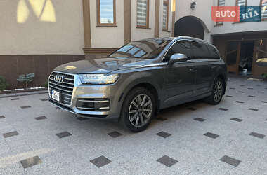Позашляховик / Кросовер Audi Q7 2016 в 